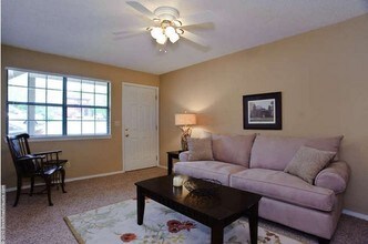 Oakland Station Apartments in Fayetteville, AR - Foto de edificio - Interior Photo