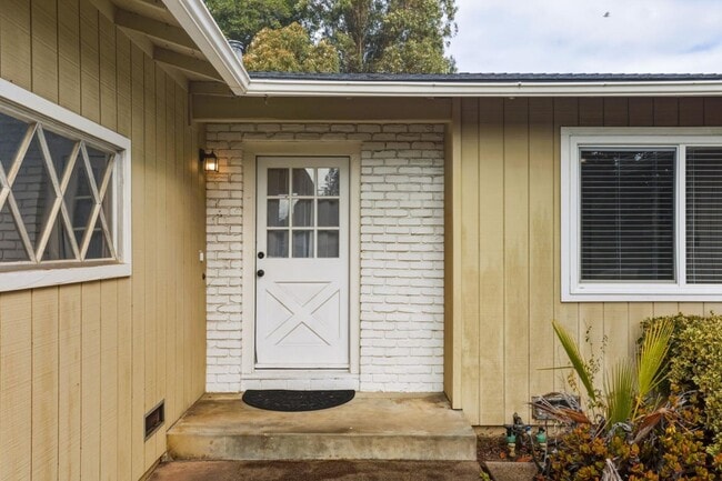 20161 Cherry Ln in Saratoga, CA - Building Photo - Building Photo