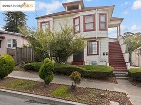 1655 E 32nd St in Oakland, CA - Building Photo