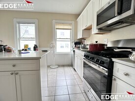 74 Leicester St in Boston, MA - Building Photo