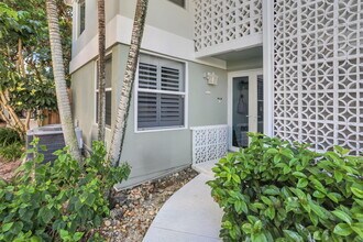 320 S Ocean Blvd in Delray Beach, FL - Foto de edificio - Building Photo