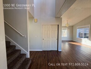 1000 NE Greenway Pl in Gresham, OR - Building Photo - Building Photo