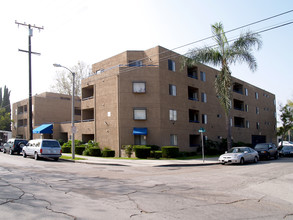 The Windsor in Santa Ana, CA - Building Photo - Building Photo