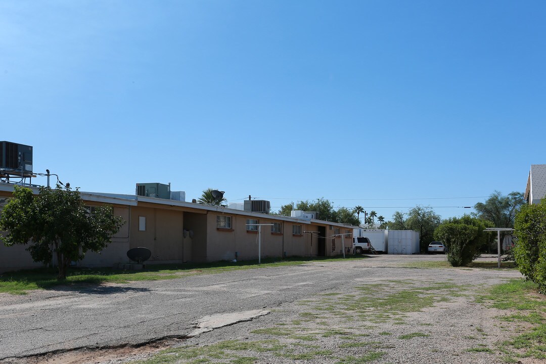 5818-5830 E 26th St in Tucson, AZ - Foto de edificio