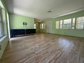 2957 NW 6th Ave in Wilton Manors, FL - Building Photo - Building Photo