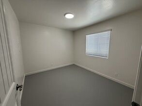 1133 W Mariposa Ave in Ridgecrest, CA - Building Photo - Building Photo