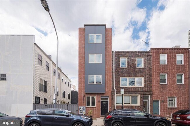 528 S 13th St in Philadelphia, PA - Building Photo - Building Photo