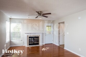 5967 Liverpool Ln, Unit 622 in Indianapolis, IN - Foto de edificio - Building Photo