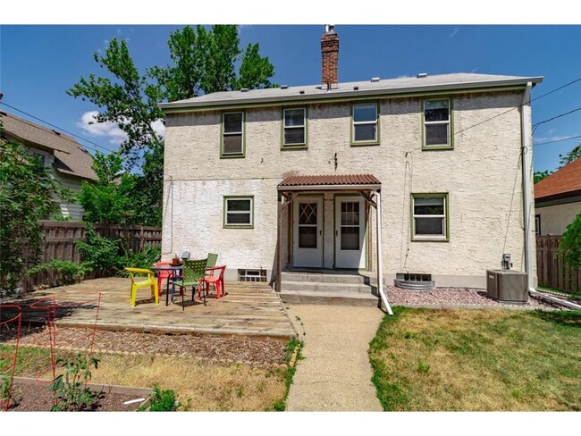 2152 St Anthony Ave in St. Paul, MN - Building Photo - Building Photo