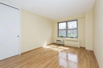 501 Surf Ave in Brooklyn, NY - Building Photo - Building Photo