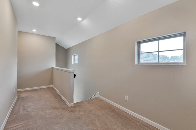 1439 Northwood Blf Ln