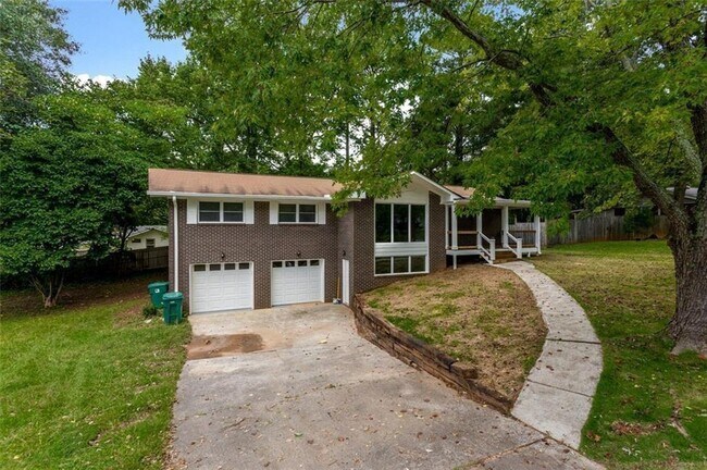 3560 Dunn St SE in Smyrna, GA - Building Photo - Building Photo
