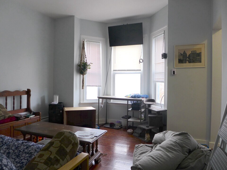 46 Woodward Ave in Boston, MA - Building Photo