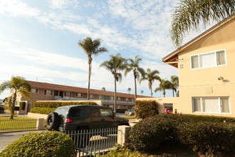 Bonita Arms Apartments in Chula Vista, CA - Foto de edificio - Building Photo