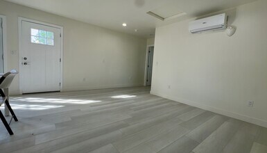 883 N Waverly St in Orange, CA - Building Photo - Building Photo