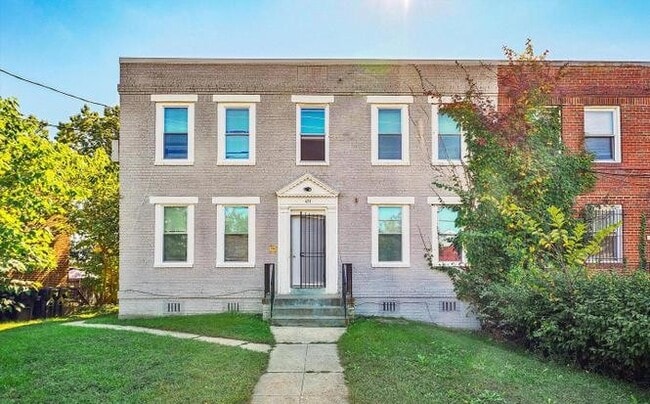 property at 433 Atlantic St SE