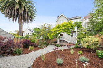 128 Ronada Ave, Unit In-Law Unit in Piedmont, CA - Foto de edificio - Building Photo