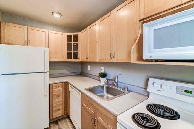 109 E Glebe Rd in Alexandria, VA - Building Photo - Building Photo