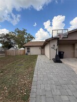 4413 Ridgeline Cir in Tampa, FL - Building Photo