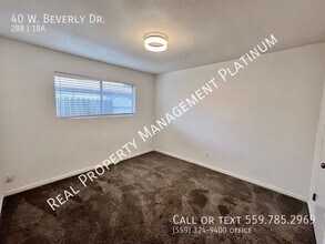 40 W Beverly Ave in Clovis, CA - Building Photo - Building Photo