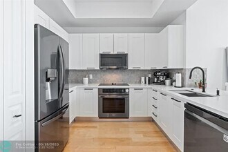 350 SE 2nd St in Fort Lauderdale, FL - Building Photo - Building Photo