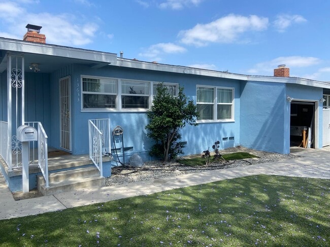 property at 13633 Arlee Ave