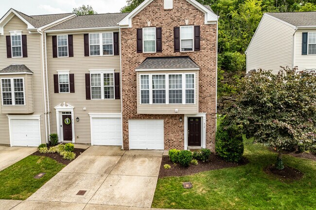 West Park Town Homes in Nashville, TN - Building Photo - Building Photo