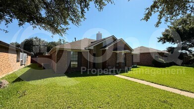 2030 Lansdown Dr in Carrollton, TX - Building Photo - Building Photo