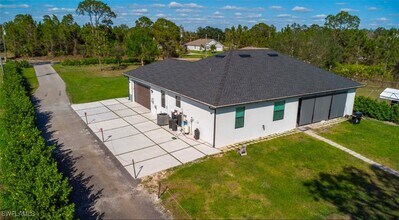 2406 37th Ave NE in Naples, FL - Building Photo - Building Photo