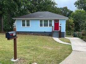 320 Camfield Ct SW in Atlanta, GA - Building Photo