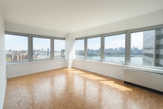 135 John St in New York, NY - Building Photo - Building Photo