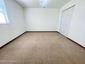 300 Faro Ct in Hebron Estates, KY - Building Photo - Building Photo