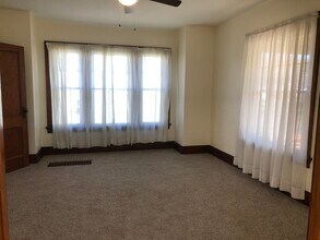 1802 Tremont Ave SW in Massillon, OH - Building Photo - Building Photo