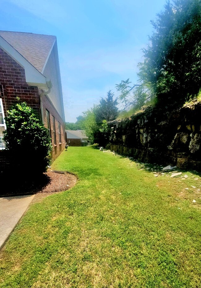 1101 Downs Blvd in Franklin, TN - Building Photo - Building Photo