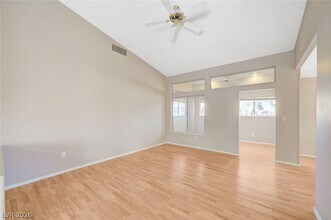 9356 Villa Ridge Dr in Las Vegas, NV - Building Photo - Building Photo