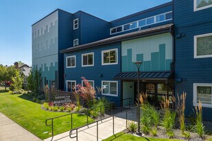 Tarkington Square Apartments in Hillsboro, OR - Building Photo