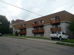 Teece Apartments in Pittsburgh, PA - Foto de edificio - Building Photo