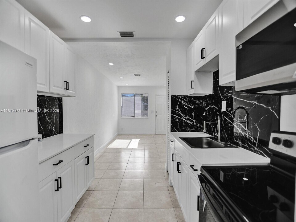 708 N 20th Ave in Hollywood, FL - Building Photo