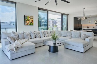 160 Isle of Venice Dr, Unit 401 in Fort Lauderdale, FL - Building Photo - Building Photo