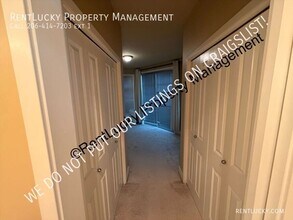 4031 Aurora Ave N in Seattle, WA - Building Photo - Building Photo