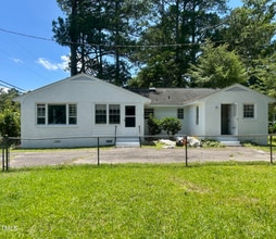 209 Barnes St in Fremont, NC - Building Photo - Building Photo