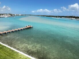 100 Intracoastal Pl in Jupiter, FL - Building Photo