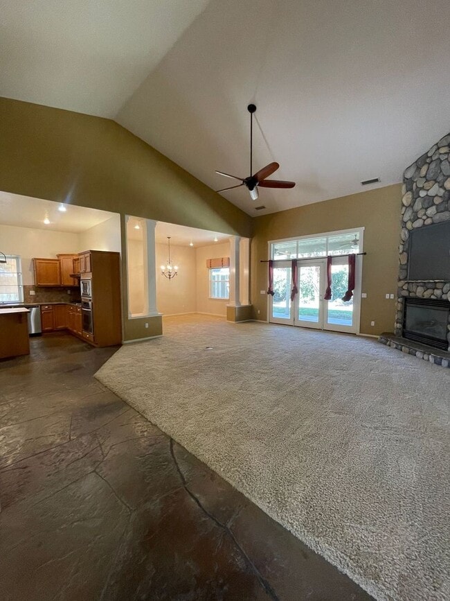 2011 S Cottonwood St in Visalia, CA - Building Photo - Building Photo
