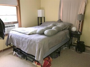 45 Cross St, Unit 23 in Medford, MA - Foto de edificio - Building Photo