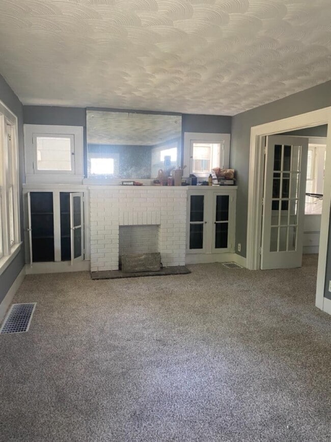 937 Lawton St in Akron, OH - Building Photo - Building Photo
