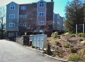 7 Seir Hill Rd in Norwalk, CT - Building Photo - Building Photo
