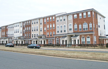 Centreville Crossing in Centreville, VA - Building Photo - Building Photo