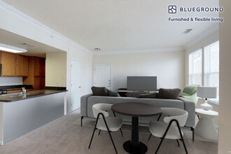 1299 Corporate Dr in Westbury, NY - Building Photo - Building Photo