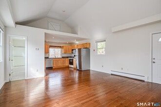 92 Whisconier Rd in Brookfield, CT - Building Photo - Building Photo