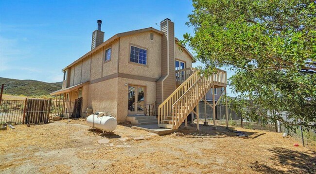 14849 Rental Rd in Elizabeth Lake, CA - Foto de edificio - Building Photo